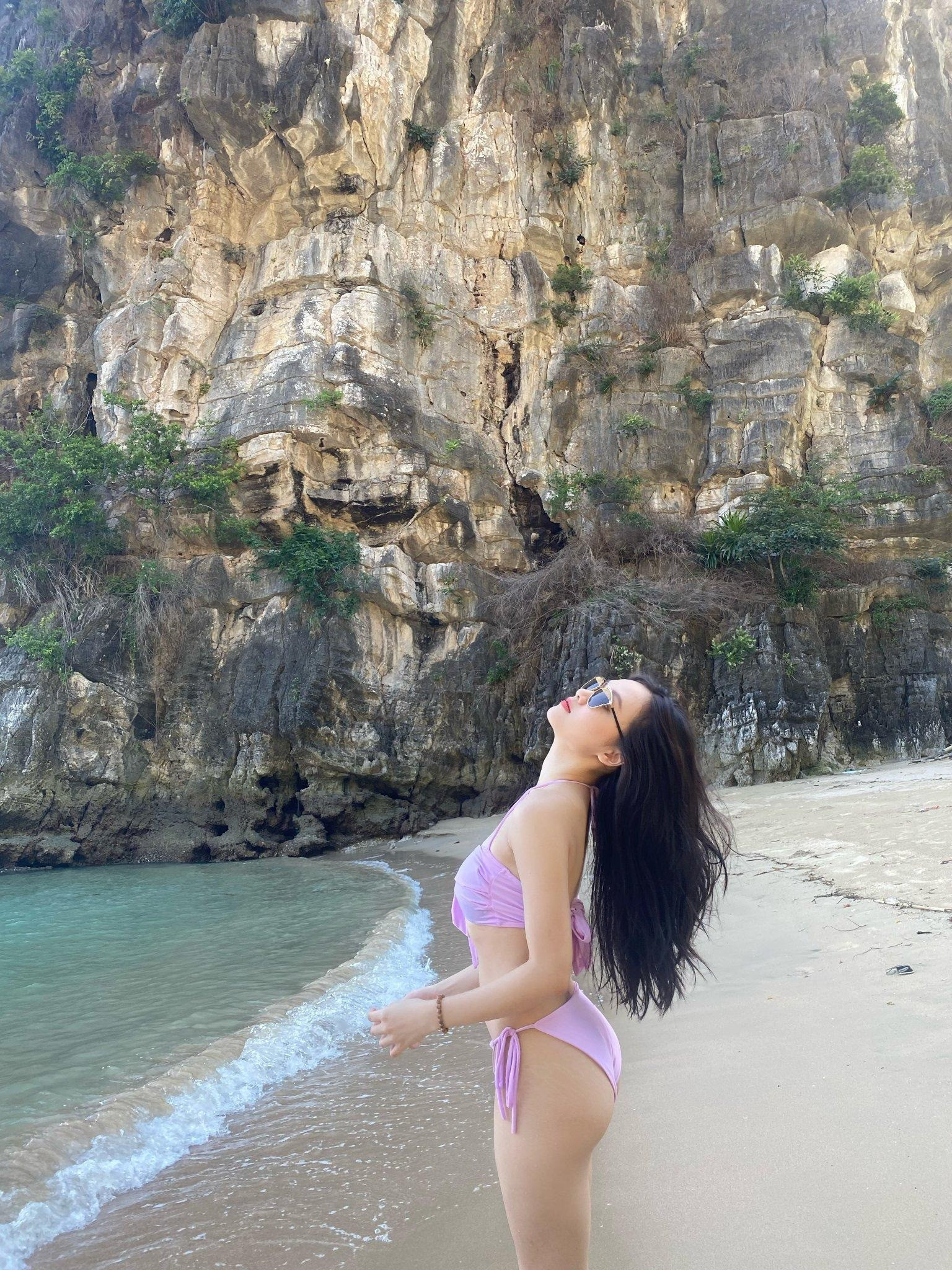 Bạn gái Đoàn Văn Hậu, Nhâm Mạnh Dũng lộ nhan sắc thật với bikini - 7