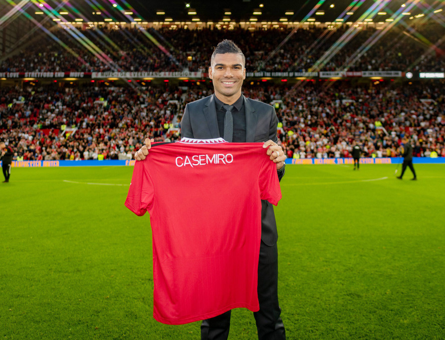 Casemiro ra mắt hoành tráng ở Old Trafford