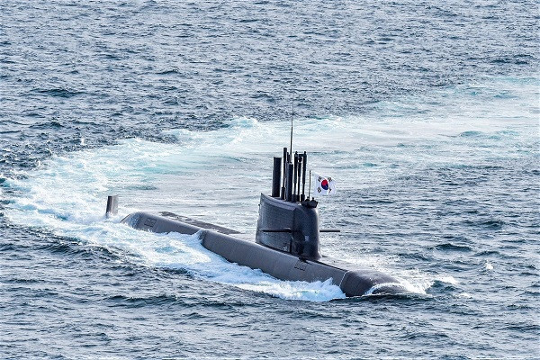 Hàn Quốc lần đầu triển khai tàu ngầm mang tên lửa đạn đạo