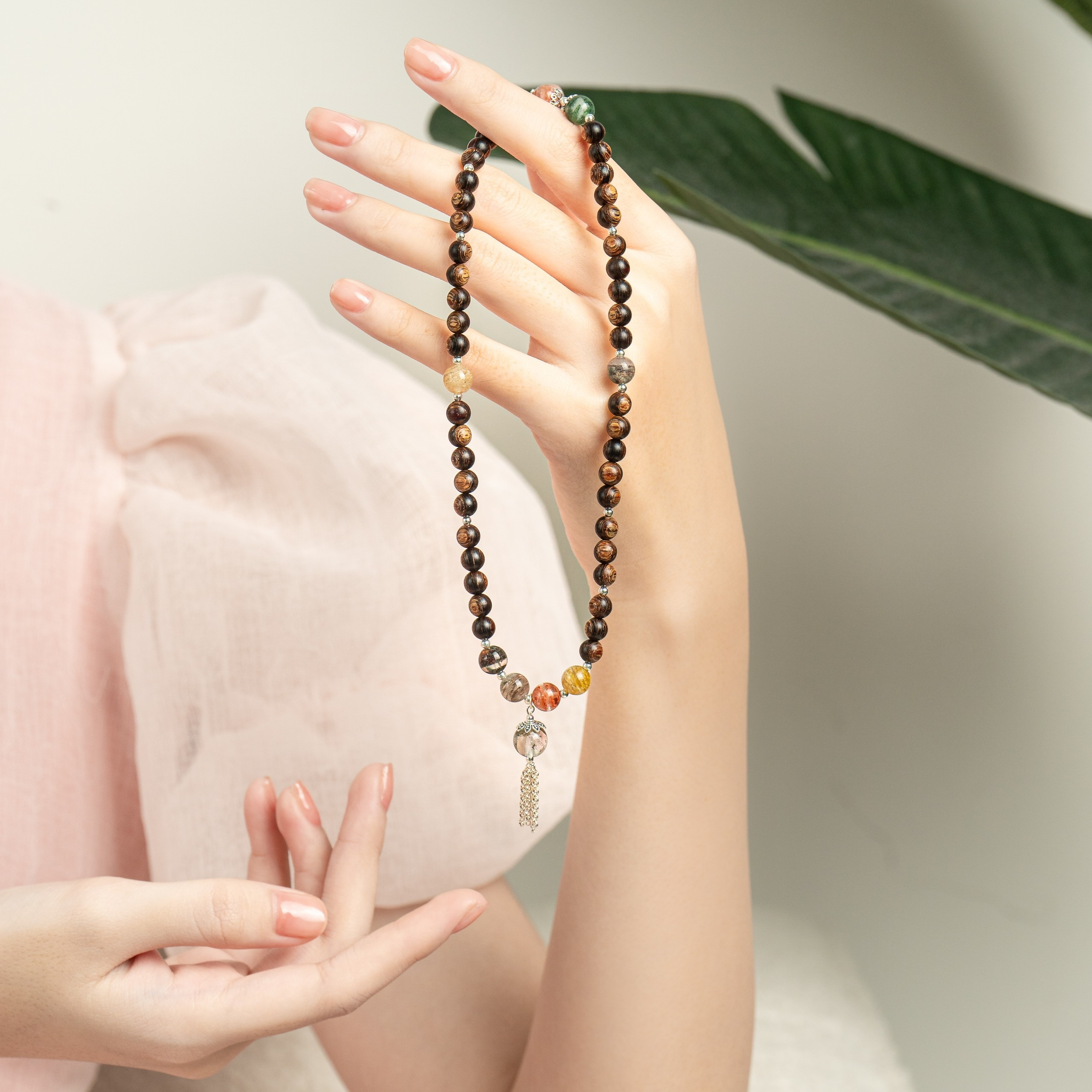 Người mẫu bàn tay, không cần lộ mặt vẫn có thể kiếm tiền triệu mỗi giờ - 3