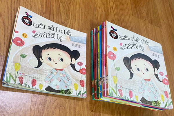 Bán sách lậu còn ngang nhiên chạy quảng cáo