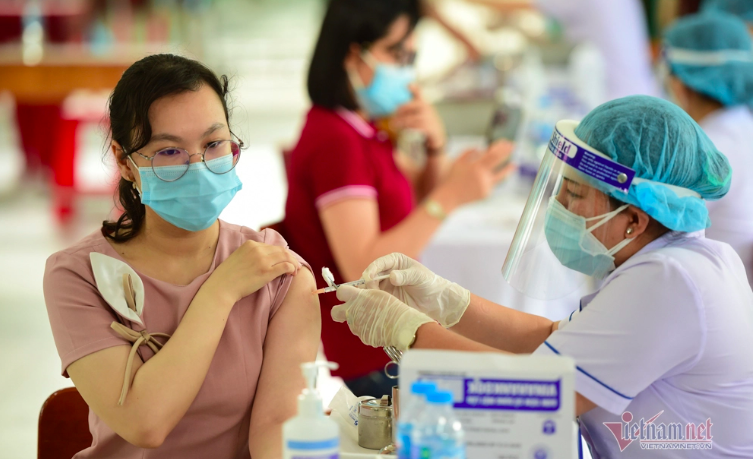 Ca Covid-19 mới trong ngày tăng vọt lên gần 3.600 ca, 2 người tử vong