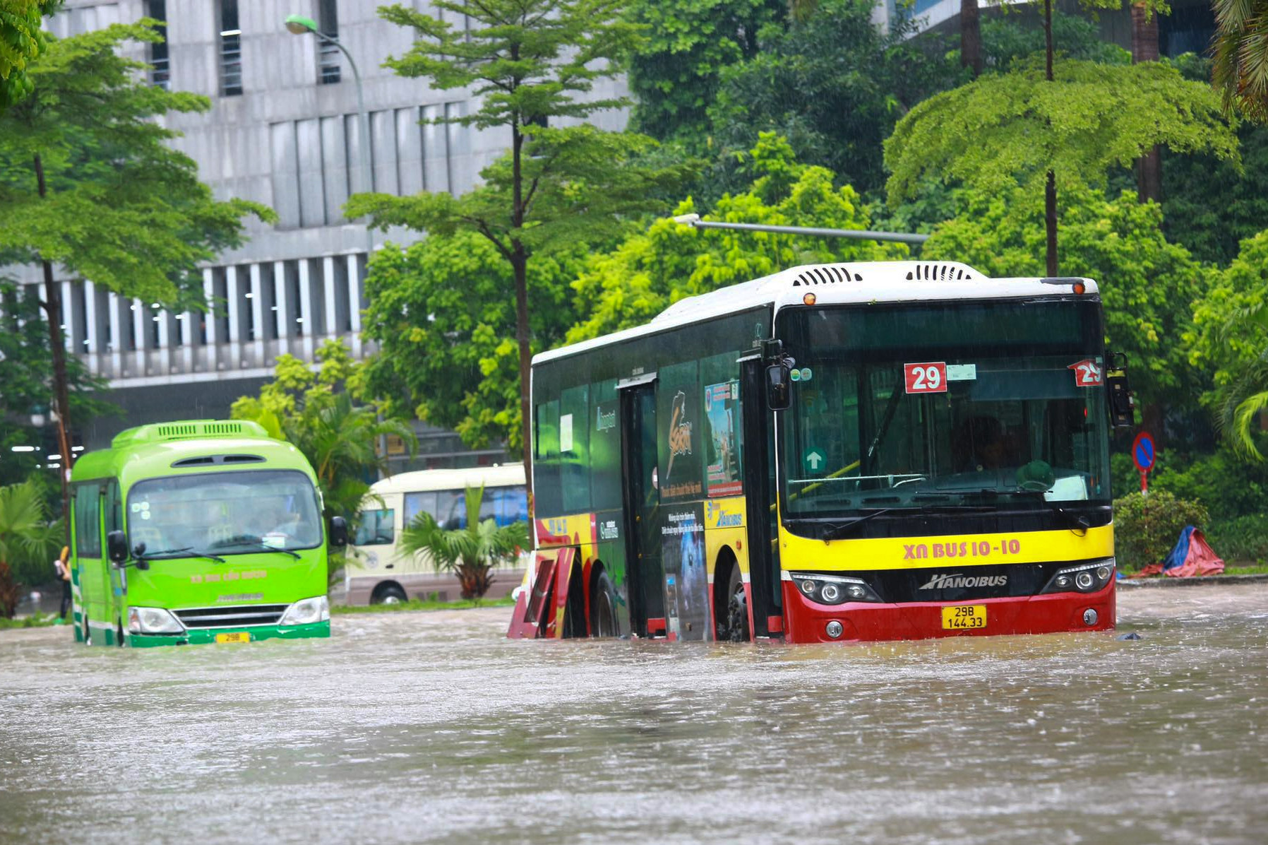 Dự báo thời tiết 25/8: Mưa lớn toàn miền Bắc, nguy cơ lũ quét và ngập úng