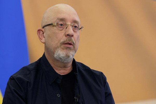 Ukraine tin 'giai đoạn tồi tệ' đã qua, khoe tên lửa HIMARS nổi trên mặt nước