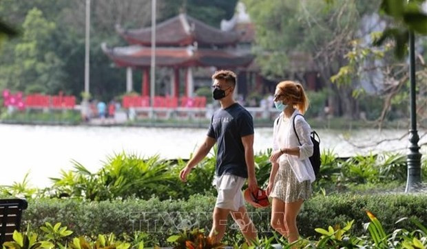 Tourism rebound drives Vietnam’s post-pandemic economic recovery: Singaporean daily hinh anh 1
