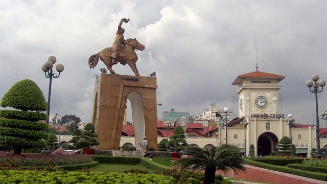 Quận 6 đề xuất di dời tượng đài vua Lê Lợi và Trần Nguyên Hãn