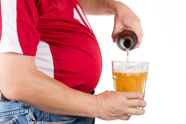 Nguyên nhân nhiều nam giới có ‘bụng bia’ dù không uống bia