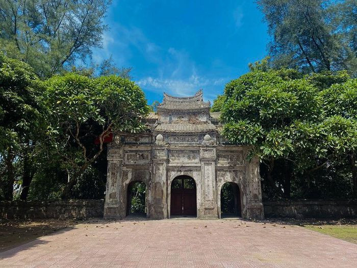 Kiến trúc độc đáo của ngôi cổ tự ở Huế, giếng nước trong xanh không ai dám uống - ảnh 3