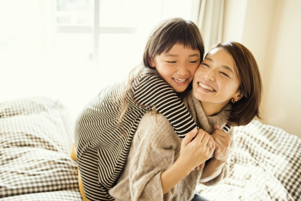9 câu nói của cha mẹ giúp con gái thêm tự tin