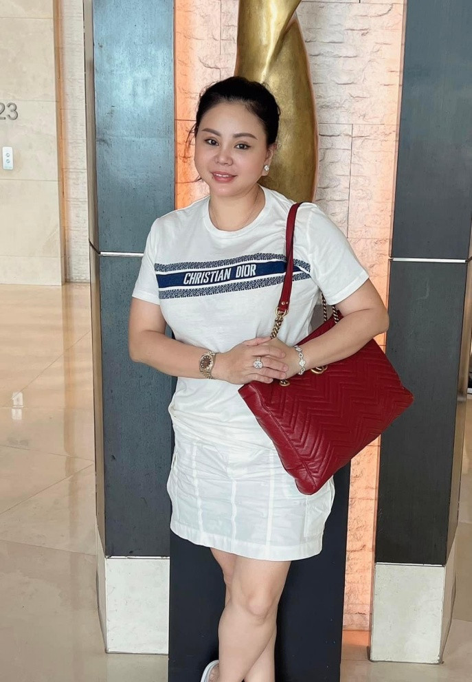 Sao Việt 27/8: Mạnh Trường bị trêu nữ tính, Trizzie Phương Trinh gợi cảm tuổi 55