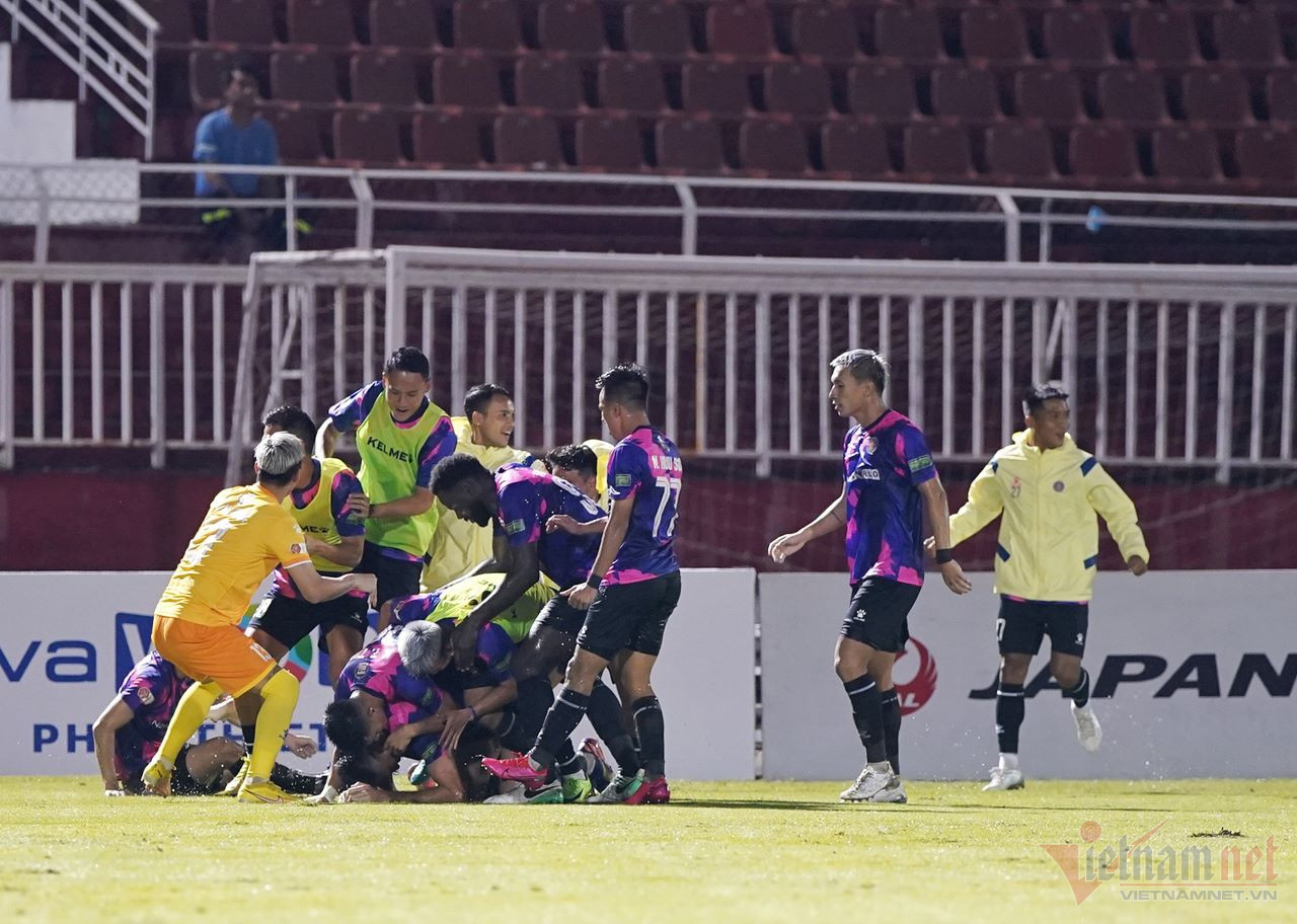 Video bàn thắng Sài Gòn 3-2 Hà Tĩnh: Rượt đuổi 