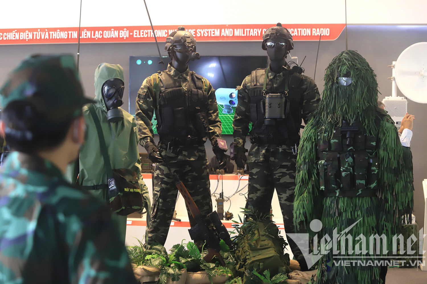 Bảo đảm cho Quân đội từng bước được trang bị hiện đại