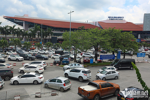 Sẽ thu phí tự động không dừng với ô tô ra vào sân bay