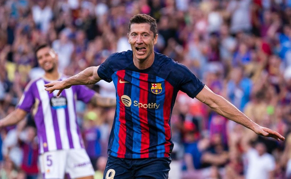 Lewandowski lập cú đúp, Barca đại thắng '4 sao'