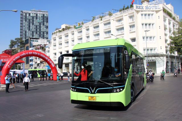 HCM City seeks to develop electric bus system