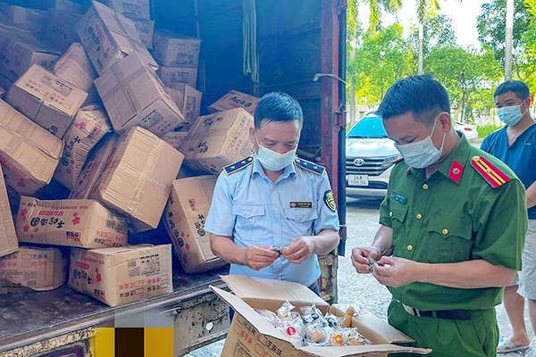 Lào Cai: Thu giữ số lượng bánh dẻo 