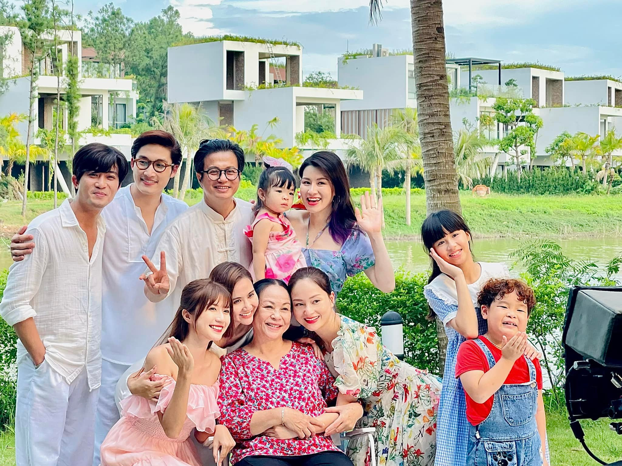 Biên kịch 'Thương ngày nắng về' kể hậu trường ít biết trước thời điểm tập cuối