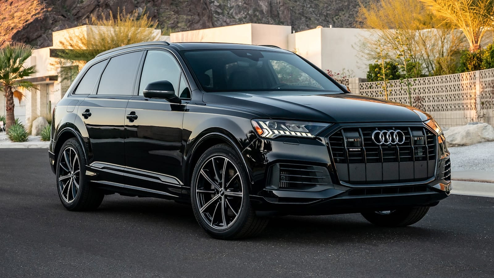 Triệu hồi hàng trăm chiếc Audi Q7 và Q8 để thay thế bulông