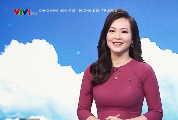 'Mất tích' trên Thời sự 19h, BTV Phương Thảo hiện ra sao?