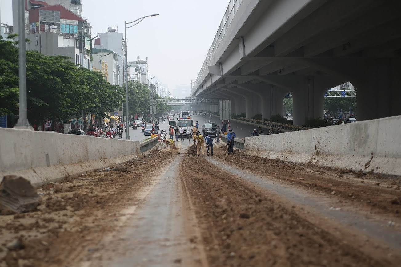 Chặn nguồn ô nhiễm, Hà Nội truy xe chở quá khổ, đổ bùn đất ra đường