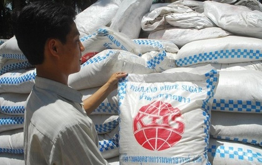 Vietnam imposes safeguard duties on sugar products from five more countries ảnh 1