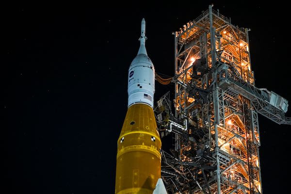 Hé lộ nguyên nhân NASA hoãn phóng tên lửa Artemis 1