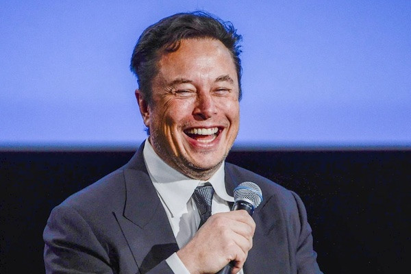 [Tin công nghệ mới] Elon Musk: Thế giới cần thêm nhiều dầu mỏ và trẻ sơ sinh hơn nữa