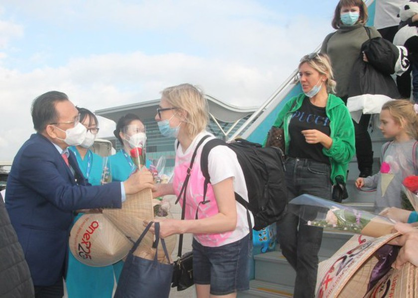 Vietnam welcomes over 1.44 million int’l arrivals in eight months