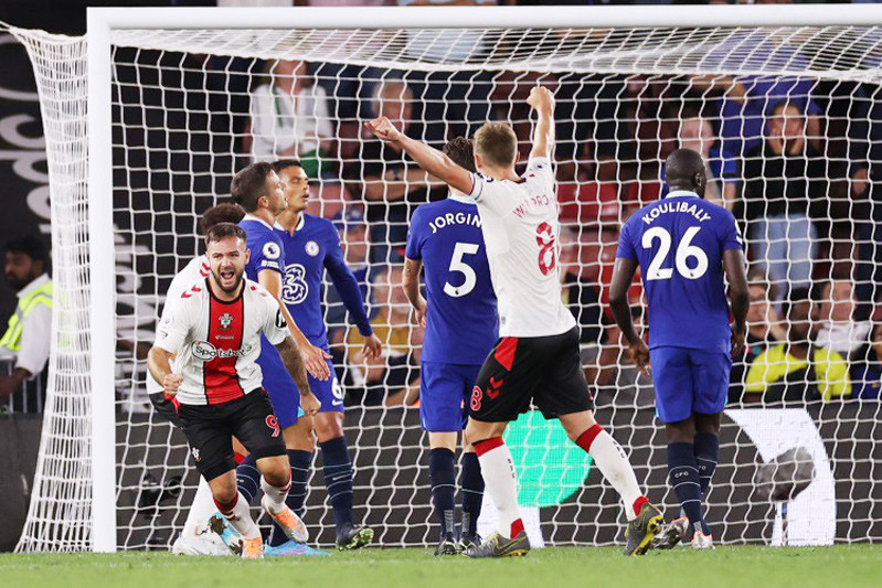 Chelsea thua bẽ bàng trên sân Southampton