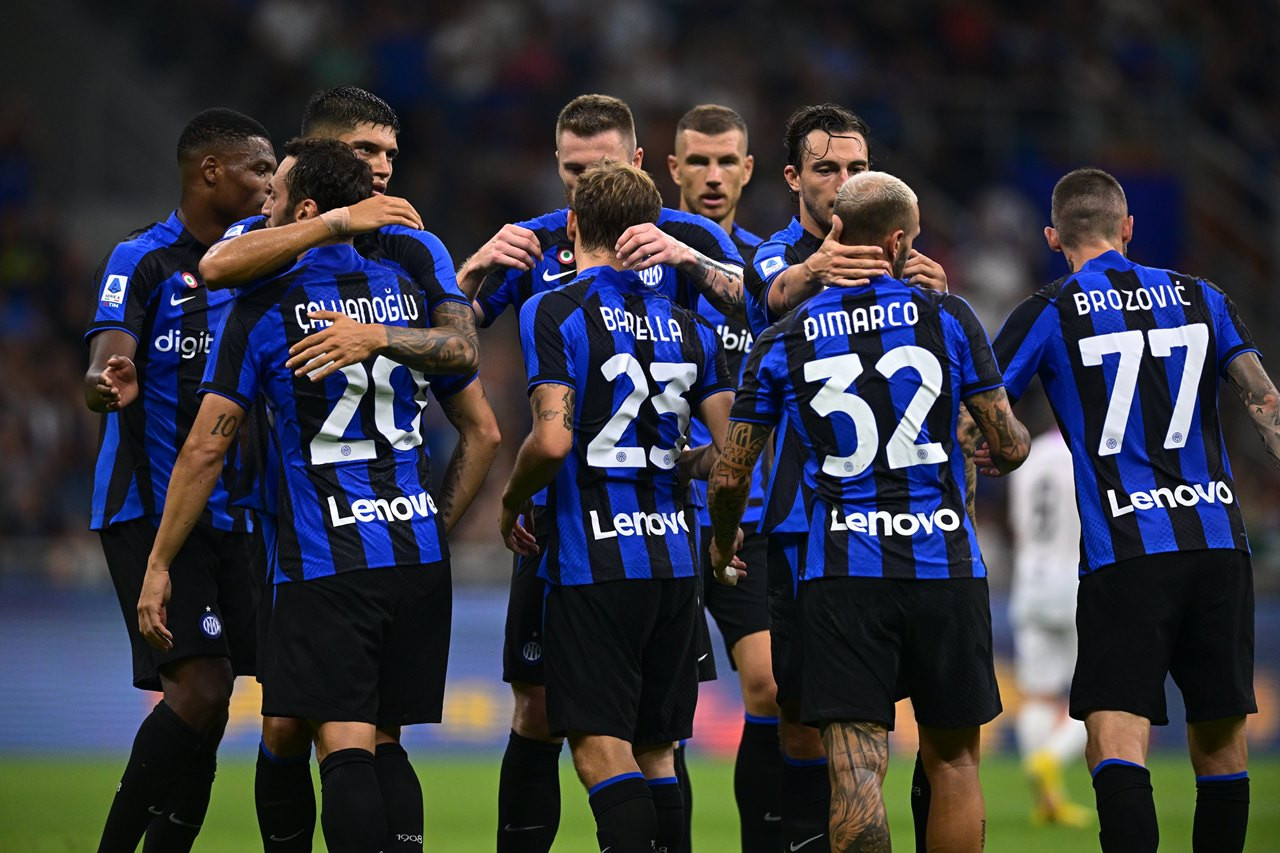 Thắng lợi quan trọng trước Cremonese giúp Inter leo lên thứ 2 với 9 điểm, kém đội đầu bảng Roma 1 điểm. Ở vòng 5, Inter sẽ có trận đại chiến với Milan lúc 23h00 ngày 3/9.