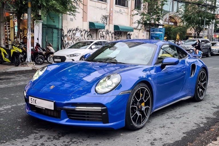 Tóm gọn Porsche 911 Turbo S thứ 2 về nước xuất hiện trên phố Sài thành