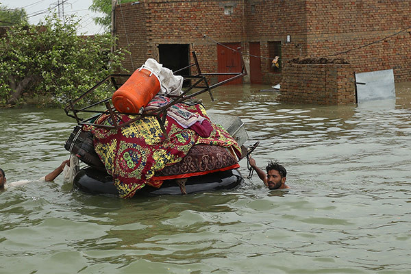 Sau mưa lũ, 1/3 diện tích Pakistan chìm trong biển nước, số người thiệt mạng gia tăng