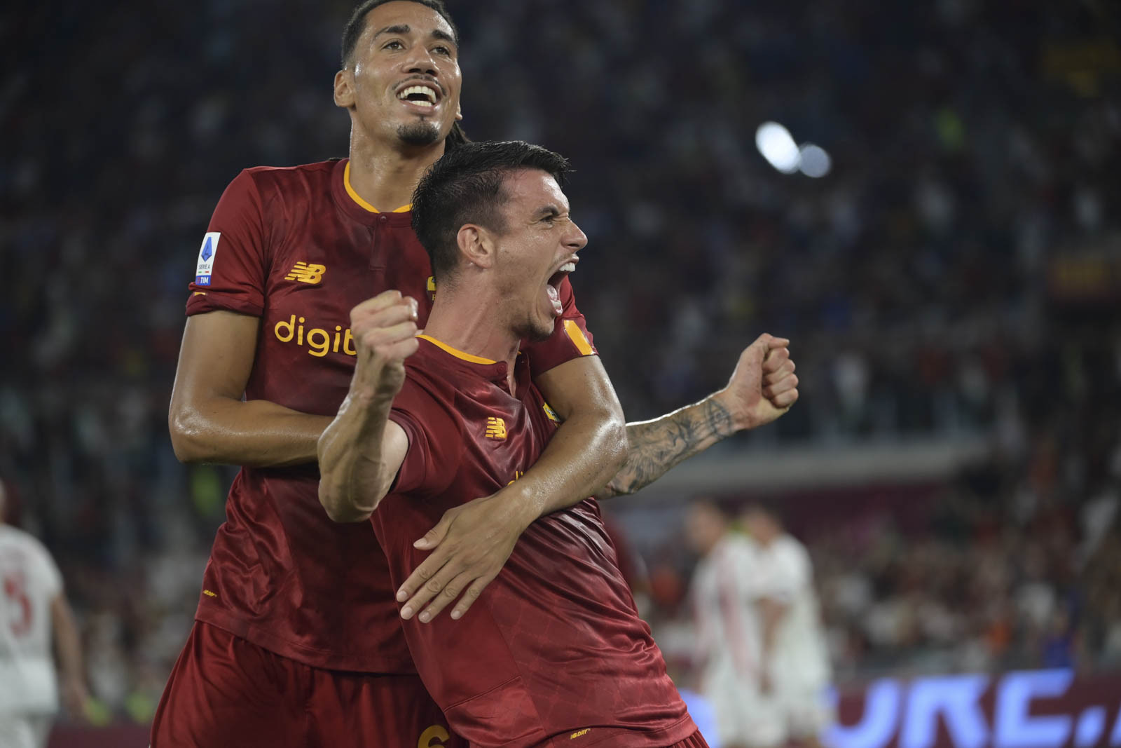 Với 3 chiến thắng cùng một trận hòa, AS Roma vươn lên chiếm ngôi đầu trên bảng xếp hạng Serie A với 10 điểm