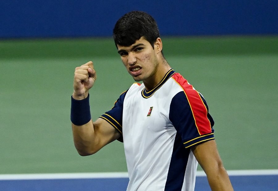 Carlos Alcaraz được đối thủ 'tặng' vé vòng 2 US Open