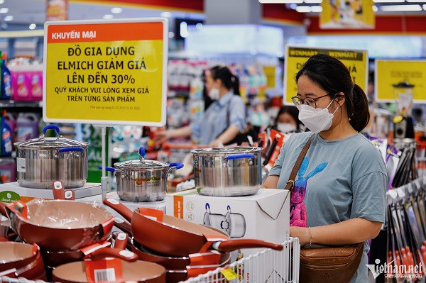 Các siêu thị 'chơi lớn', ganh đua giảm giá dịp nghỉ lễ 2/9