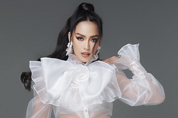 Hoa hậu Ngọc Châu gợi cảm với áo, váy xuyên thấu