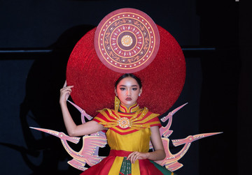 Jenny Bảo Vy mang văn hóa Đông Sơn lên sàn diễn