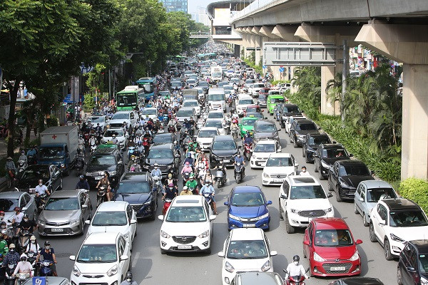 Cảnh hỗn loạn trên đường Nguyễn Trãi trước ngày chia ô tô, xe máy đi riêng