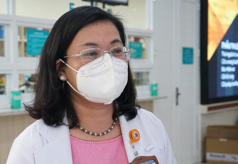 Bác sĩ khóc khi nói về nghề với Bí thư TP.HCM