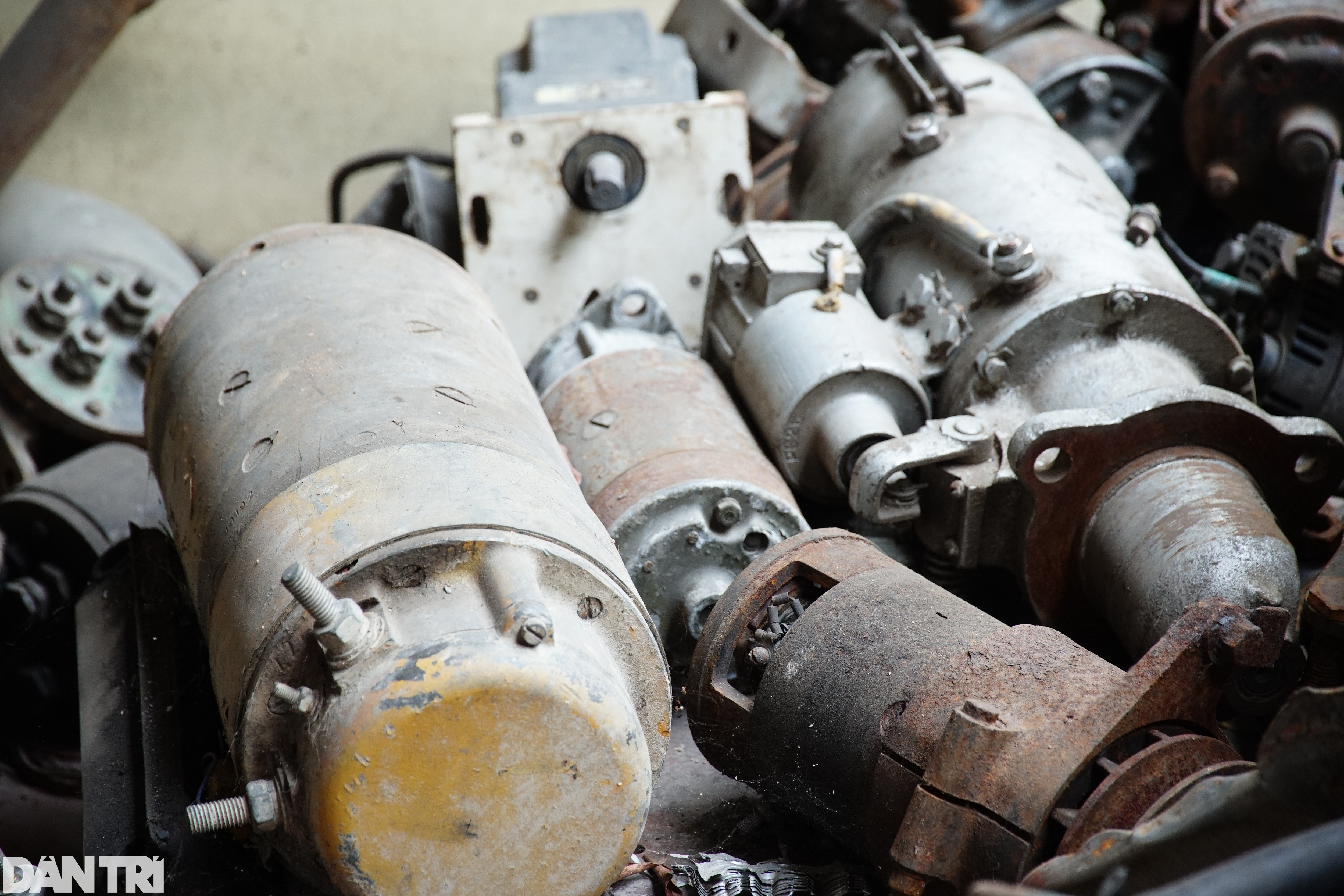 Làng mổ xác máy bay, tàu hỏa, dân thu nhập bạc triệu mỗi ngày ở Bắc Ninh - 11