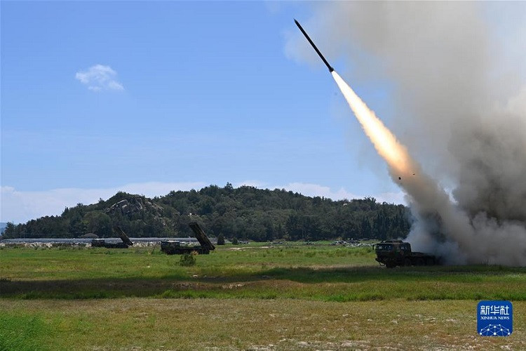 Video quân đội Trung Quốc phóng hàng loạt ‘tên lửa chính xác’ gần đảo Đài Loan