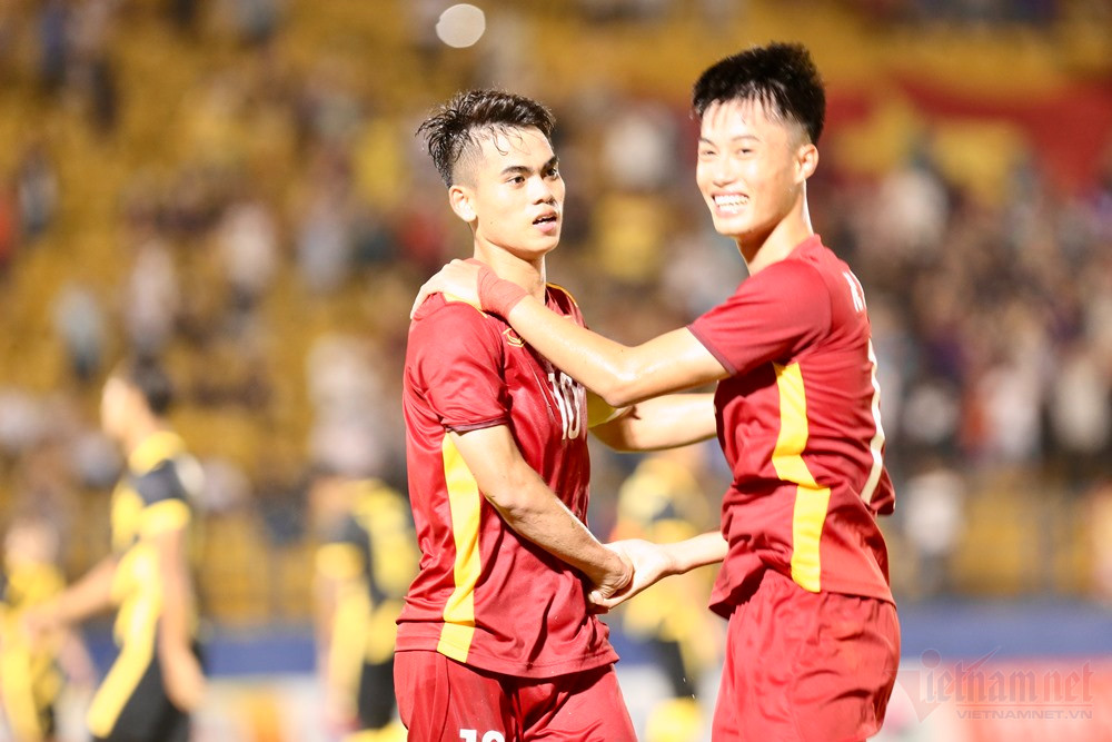 U19 Việt Nam hạ U19 Malaysia phút cuối, HLV Đinh Thế Nam nói gì?