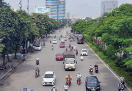 Những tuyến phố phân làn ở Hà Nội: Rầm rộ làm rồi lại 'đánh trống bỏ dùi'?