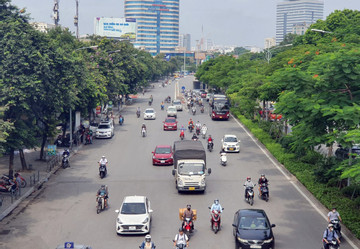 Những tuyến phố phân làn ở Hà Nội: Rầm rộ làm rồi lại 'đánh trống bỏ dùi'?