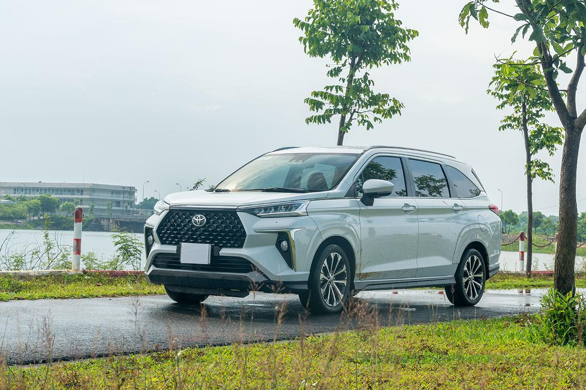 Toyota Veloz bị chê ồn, nghe tiếng mưa như mái tôn