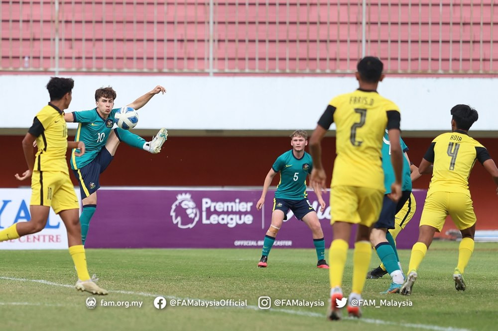 U16 Malaysia hòa Australia, U16 Việt Nam đoạt vé bán kết