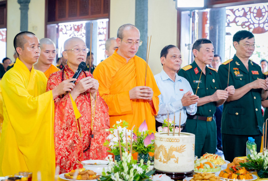 Lễ tri ân, cầu siêu anh linh các anh hùng liệt sĩ