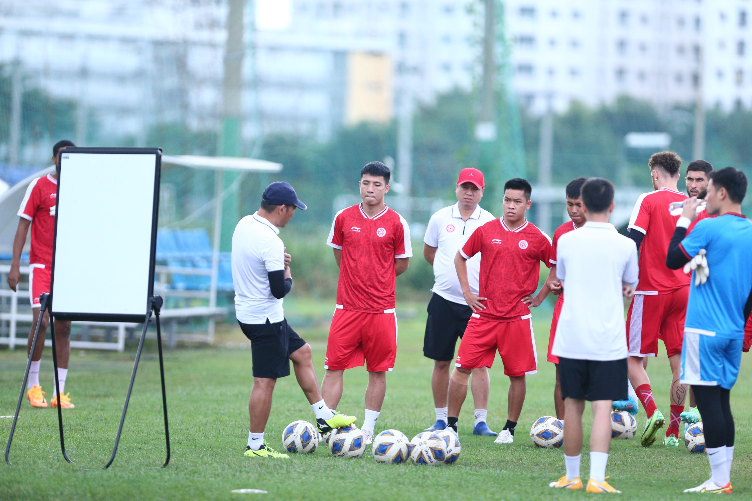 Bùi Tiến Dũng trở lại, Viettel sẵn sàng đấu bán kết AFC Cup