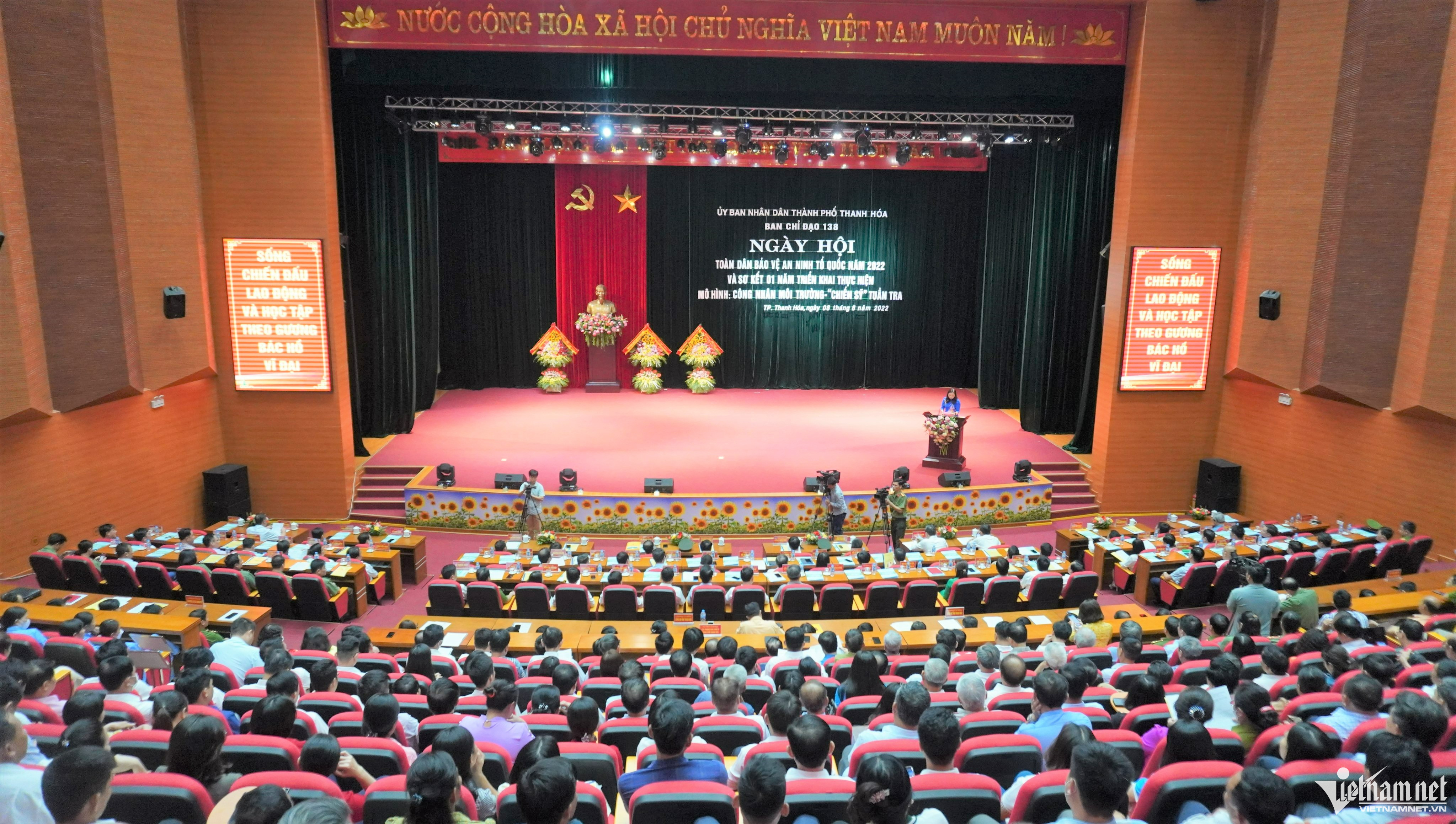 Toàn dân bảo vệ an ninh tổ quốc: ‘Công nhân môi trường – chiến sĩ tuần tra’