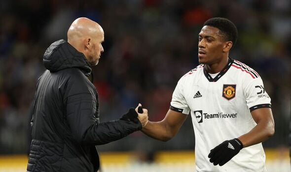 Lý do Erik ten Hag không thể tin dùng Martial ở MU